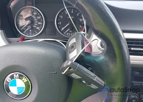 2006 BMW 325I z USA, uszkodzony, nr VIN WBAVB17576NK31560